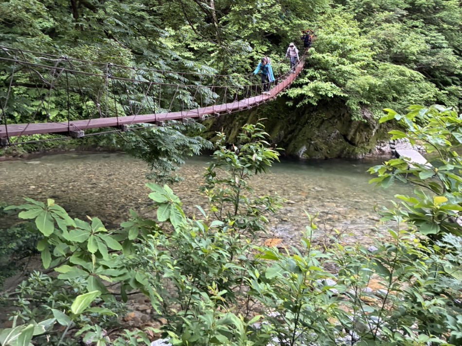 白布の吊り橋