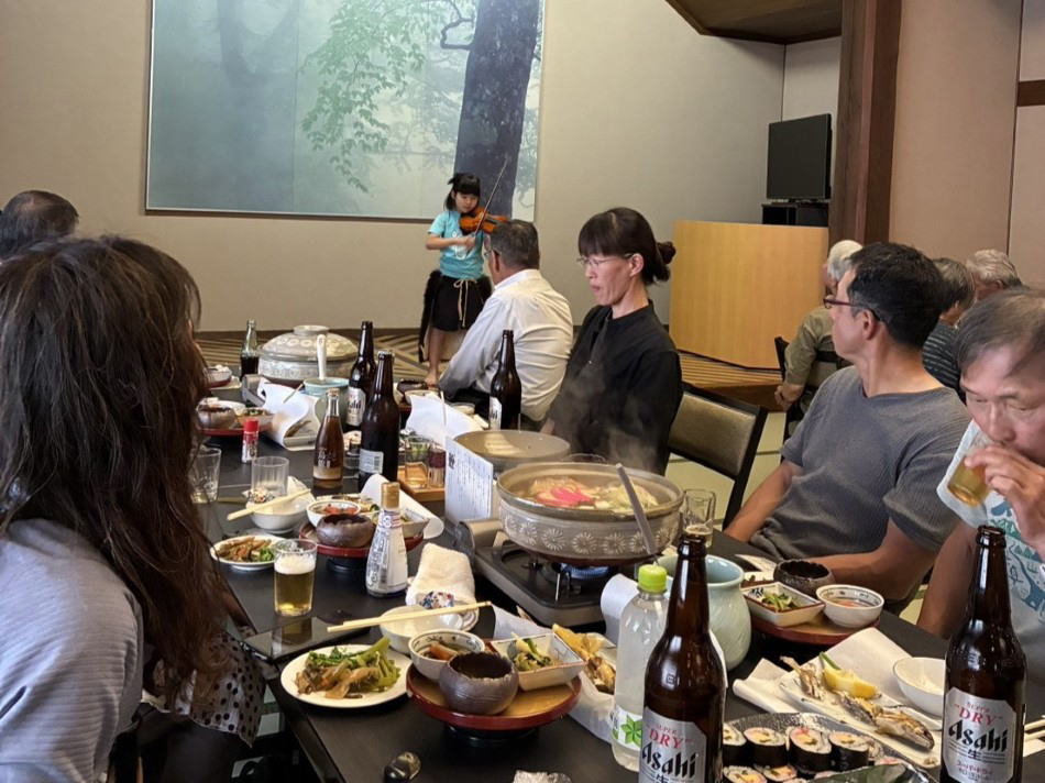 下山後の懇親会にて